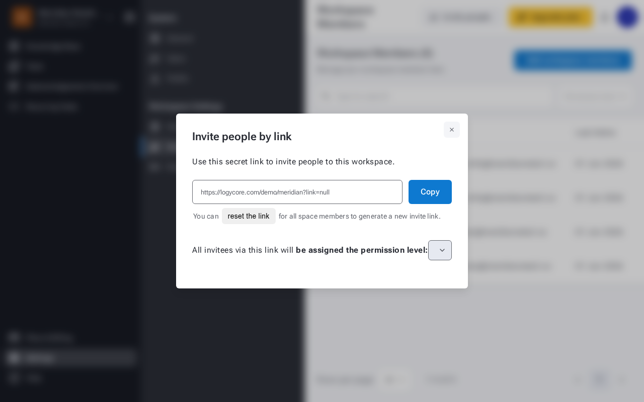 Invite people modal showing an invite link and permission level dropdown